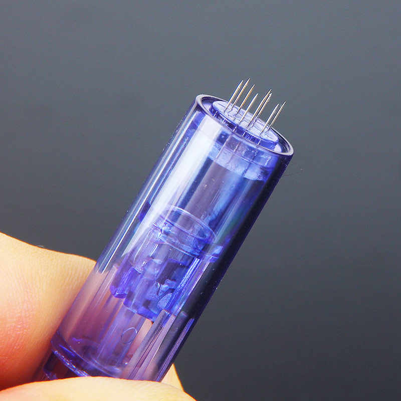 Close up to the needles on microneedling cartridge